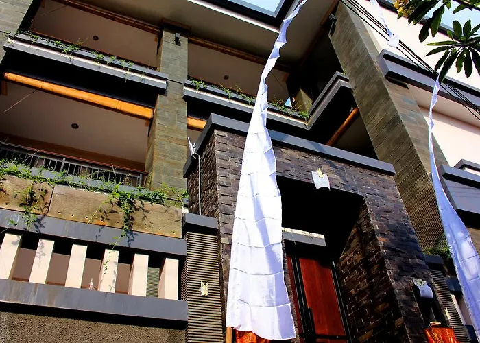 3 Mertha Kuta (Bali)