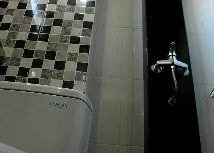 3 Mertha Guest house Kuta (Bali)